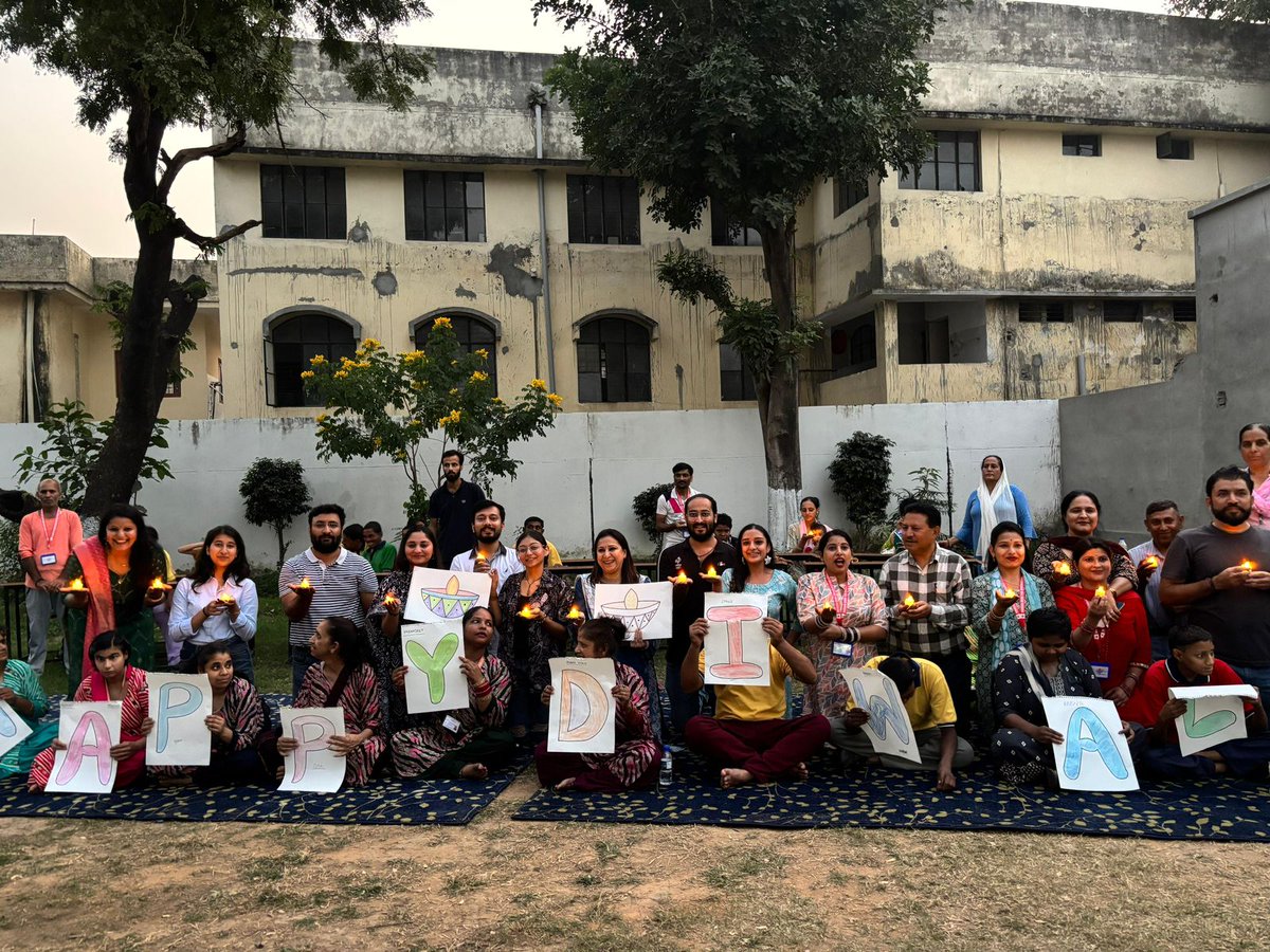 Redcrossjammu's tweet photo. Diwali celebrations at Muskan Home in collaboration with Radio Mirchi!
RJ @RJShwetima, Chaitanya, and the Radio Mirchi team participated in the festivities. 

Executive Secretary Distt Red Cross Society, @AnsuyaJamwal also joined the celebrations.

@diprjk https://t.co/F03xsVZe1R