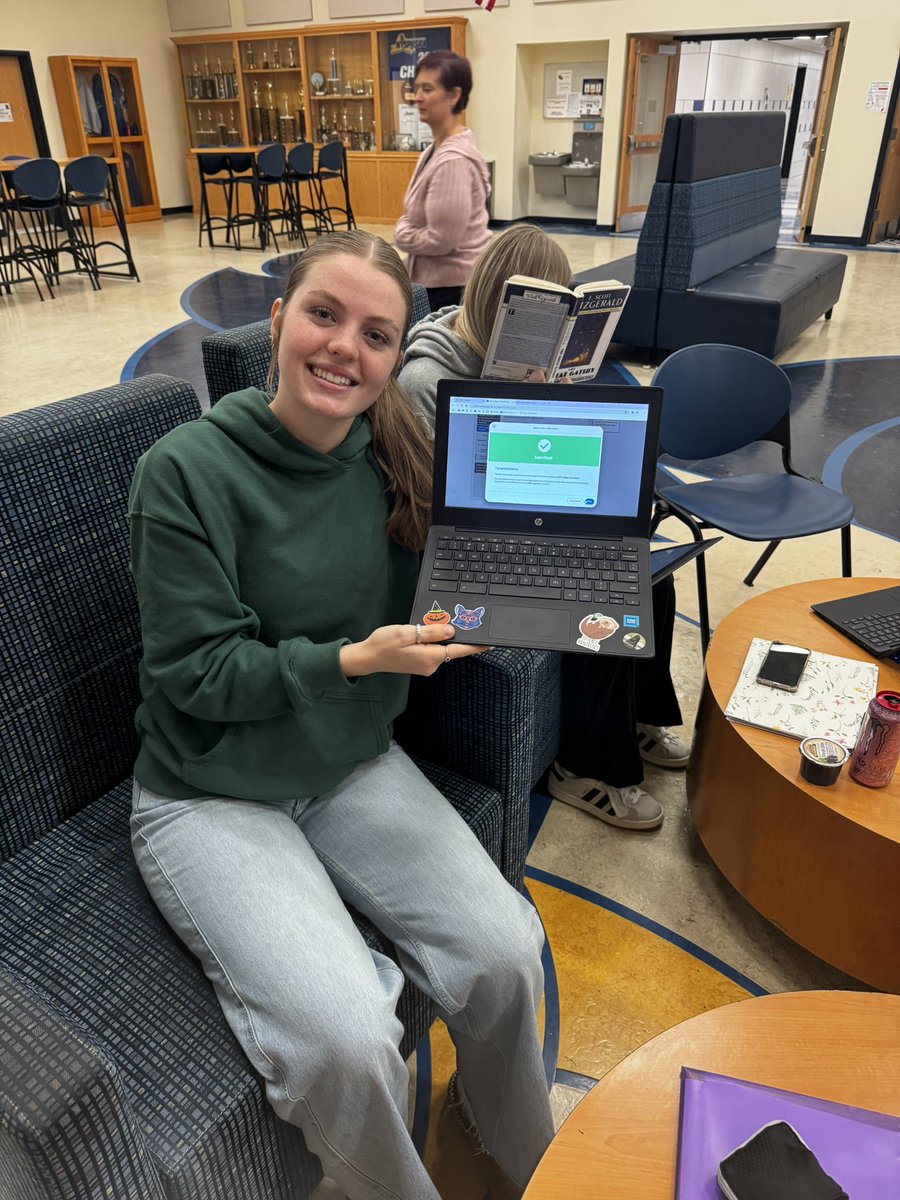 Congratulations to Claire, she just submitted her applications to SUNY Brockport, Fredonia, Oswego as well as Keuka, Niagara and St. Bonaventure. Way to go❤️