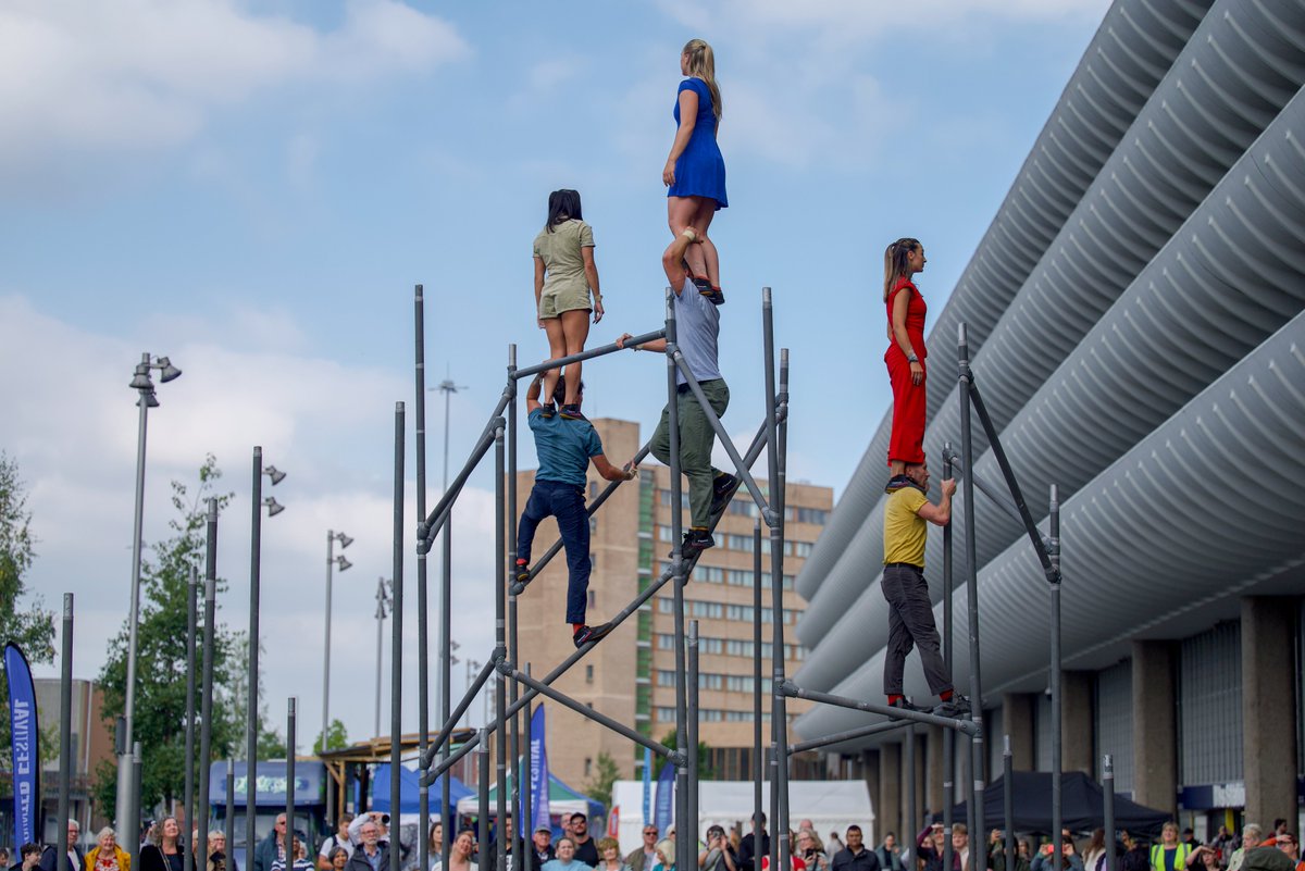 Encounter Festival (@lancsencounter) on Twitter photo <a href="/MotionhouseDT/">Motionhouse</a> absolutely wowed crowds outside the Bus Station with their performance of WILD!
The people of Preston were treated to a daring spectacle of dynamic choreography and acrobatic movement 🤩
📸 Ian Heslop <a href="/MotionhouseDT/">Motionhouse</a> absolutely wowed crowds outside the Bus Station with their performance of WILD!
The people of Preston were treated to a daring spectacle of dynamic choreography and acrobatic movement 🤩
📸 Ian Heslop