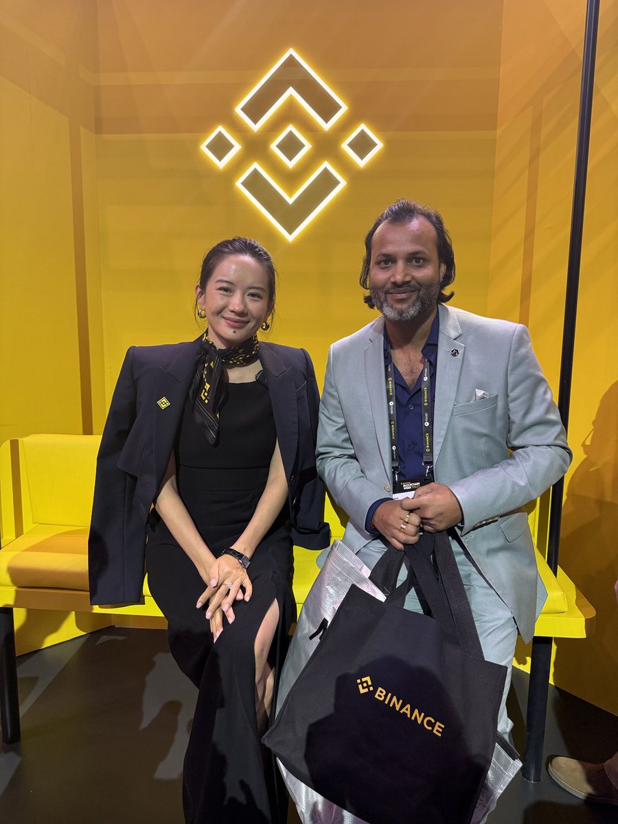 aksingh2589's tweet photo. I Meet with HE YI Co-Founder BINANCE Exchange 🔥🔥🔥🔥 https://t.co/DkqB05H2Ft