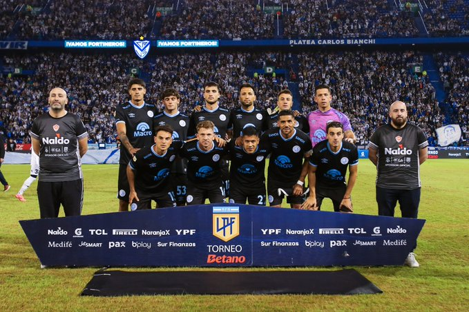 MatiCalandri_'s tweet photo. Se acabó el margen de error para #Belgrano, tiene que GANAR O GANAR en las próximas fechas, y sobre todo en las tres que tiene antes de la fecha fifa si quiere jugar la Copa Sudamericana 2025.

DyJ y Banfield por ser rivales que vienen muy golpeados, ambos en la tabla anual muy por debajo del Pirata. 

Contra Instituto porque juega en SU cancha, con SU gente y porque el equipo de Real tiene que demostrar estar a la altura del plantel que es.