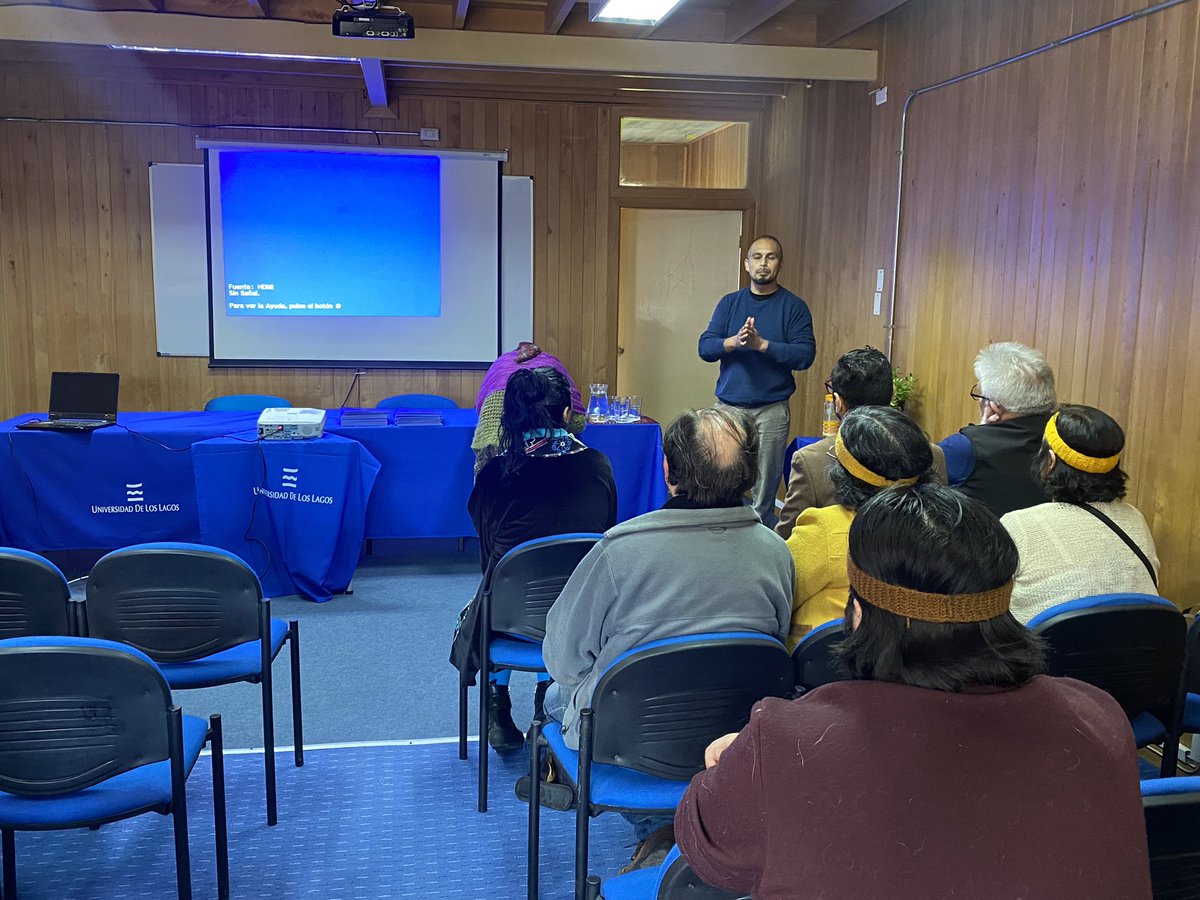 TsurComunic's tweet photo. Ahora @ULagosOficial entrega resultados en torno a política universitaria de pueblos originarios a comunidades y organizaciones mapuche williche de la comuna de Ancud, provincia de Chiloé https://t.co/Bm2sEWPyxk