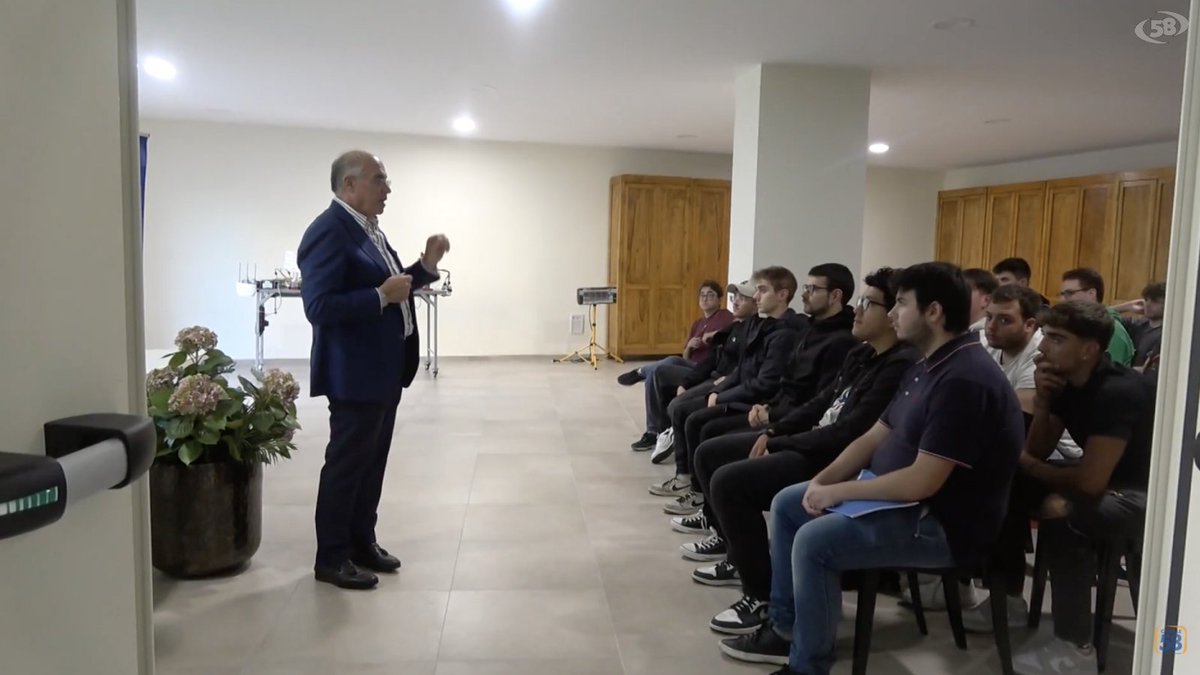 Attualità - Welcome day ieri all'ITS Bruno. Presto un nuovo bando dlvr.it/TFtSRv  - Canale58.com