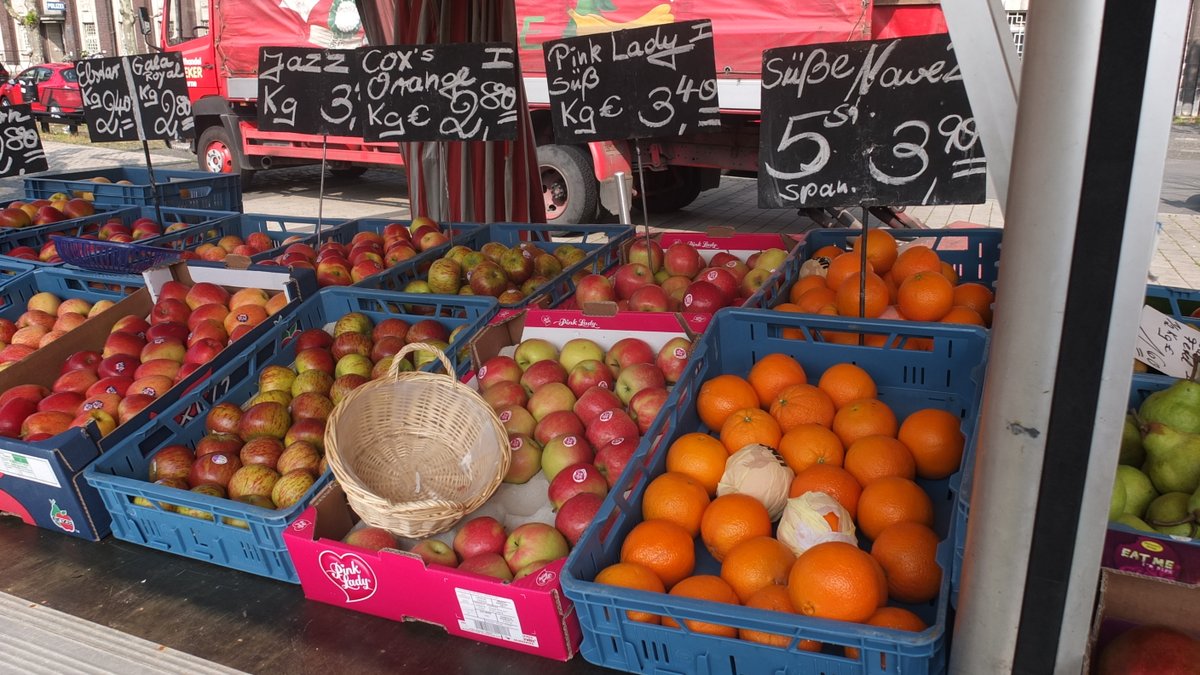 Aufgrund des Feiertages Allerheiligen am Freitag, 1. November, werden die Wochenmärkte in Herne-Mitte, Eickel und Wanne-Nord auf Donnerstag, 31. Oktober, vorverlegt. Die Wochenmärkte finden zu den regulären Öffnungszeiten statt.
▶️ herne.de