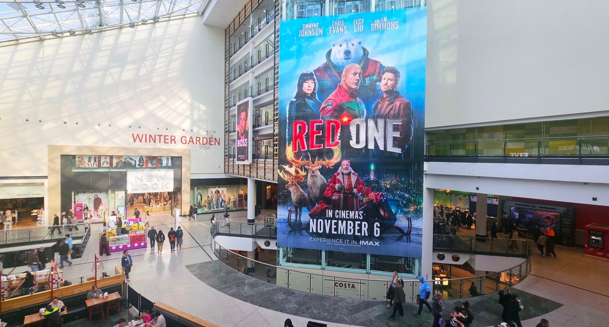 LimitedSpaceOOH's tweet photo. 🎄✨ Brace yourself—Red One has landed!
Unwrap the action of Red One this holiday season. Our festive #OOH campaign for #RedOneMovie is lighting up Adlifts and Panoramic displays, bringing magic to the adventure. 🎅💥
Thanks to @PHD_UK  and @kineticwwUK 
https://t.co/O72wHMzAvA https://t.co/YbvFwMxaJq