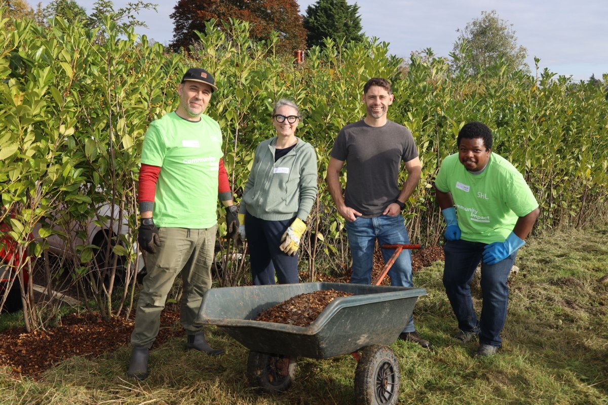 Huge thanks to <a href="/SHLglobal/">SHL</a> for their amazing volunteer work on our grounds! 🌿 Want to make a difference through corporate volunteering? Contact volunteering@grangecentre.org.uk. 🤝 #CommunitySupport #Volunteering #CSR