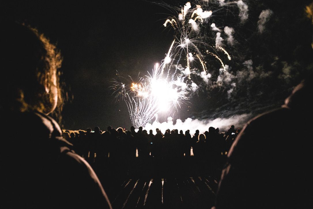 📅 One Month Until the Big Hoolie! 🎉

Just one month to go until the Big Hoolie in St Andrews! On November 30th, join us for a fantastic community market, ceilidh, live music, pipe band, torch parade and fireworks display. 

| Shop | Play | Indulge | Stay |
#LoveStAndrews