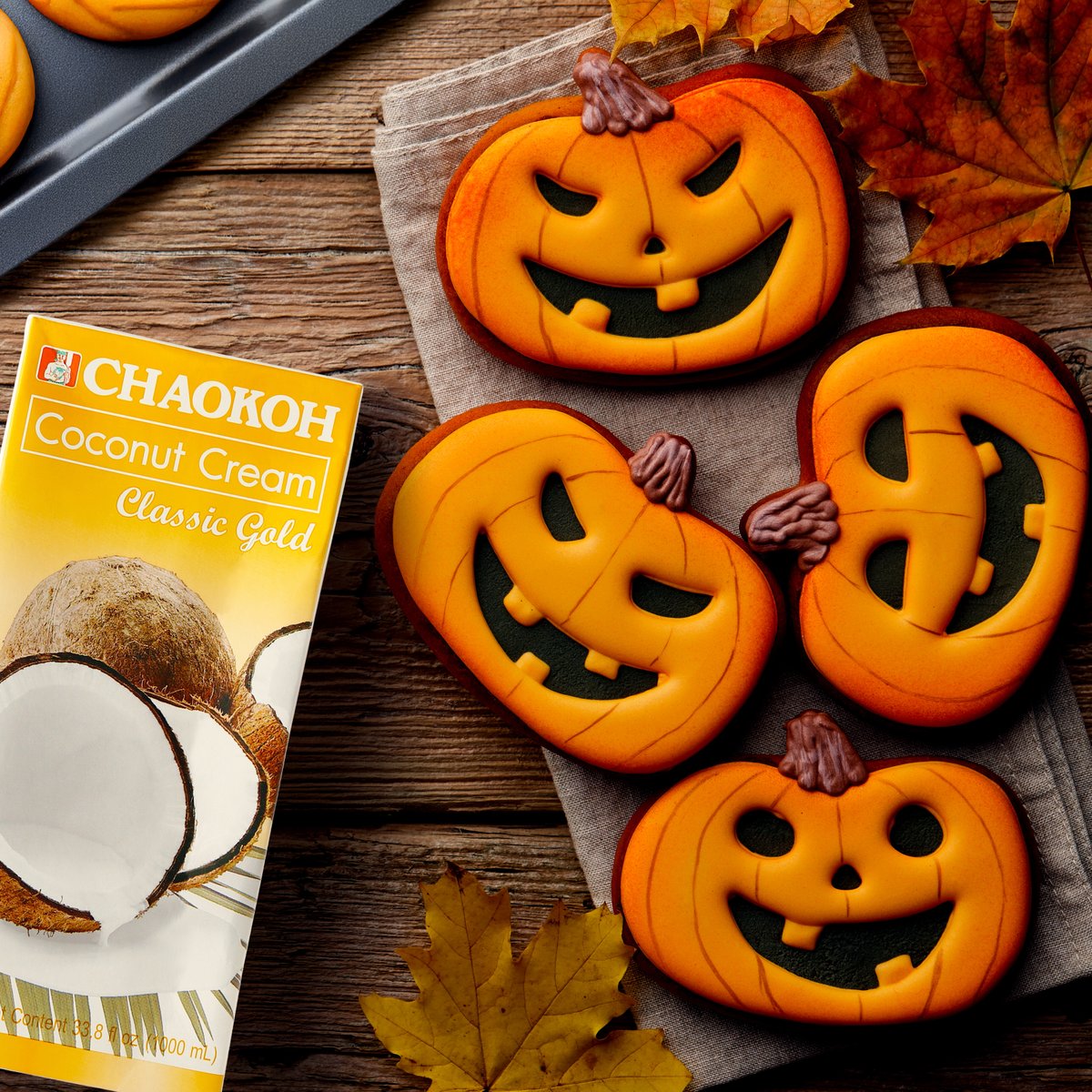 Chaokoh_UK's tweet image. f you’re looking for a Halloween activity that’s as delicious as it is fun, then have a go at making spooky decorated biscuits! For a lactose-free treat try making them with our Coconut Oil and Coconut Cream 🥥 👻 🎃

#chaokoh #coconutoil #halloween