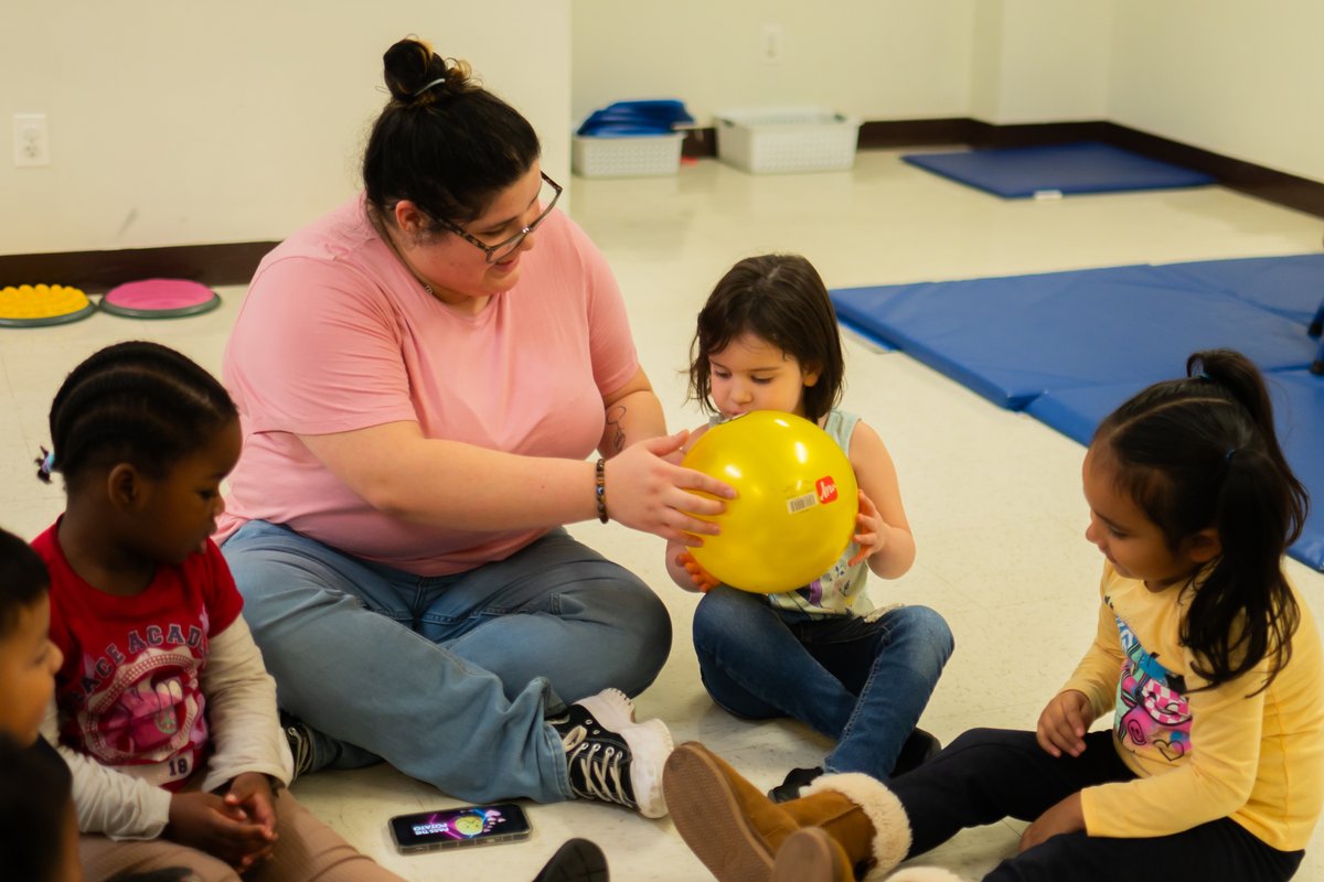 cscinc_org's tweet image. Nothing like a game of Ring Around the Rosy and Hot Potato to fill the day with endless giggles! 🎶🥔 The laughter and smiles bring so much joy to every day! 😊💛 #ChildhoodMagic #CommunityJoy #CommunityServicesforChildren #EarlyEduation