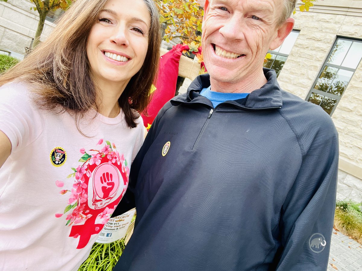 Happy Wednesday!
#voteblue #saveourrights
#democracy #earlyvoting 
⁦<a href="/AugustWest420/">August West</a>⁩