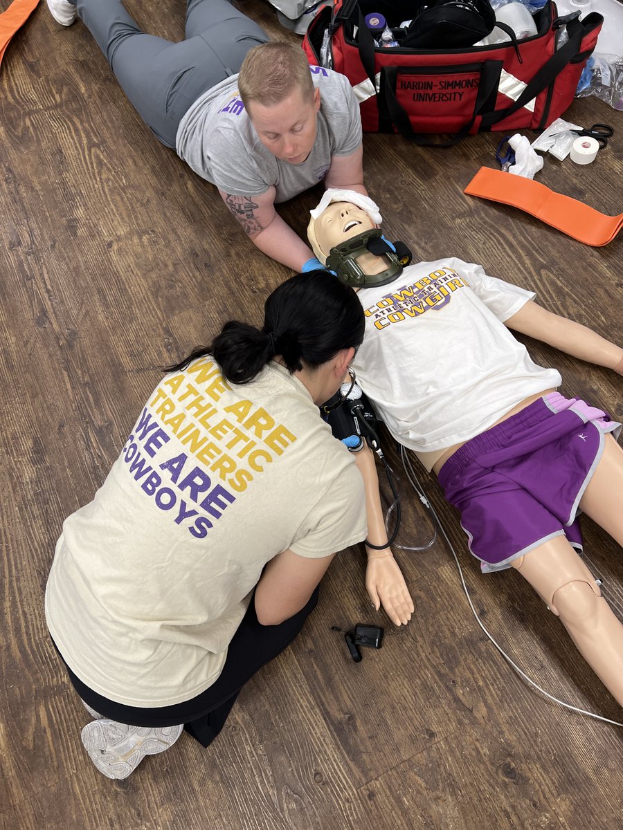 HSUATed's tweet photo. Our 2024 students on-campus for the October skills lab https://t.co/t1e4VqllJ7