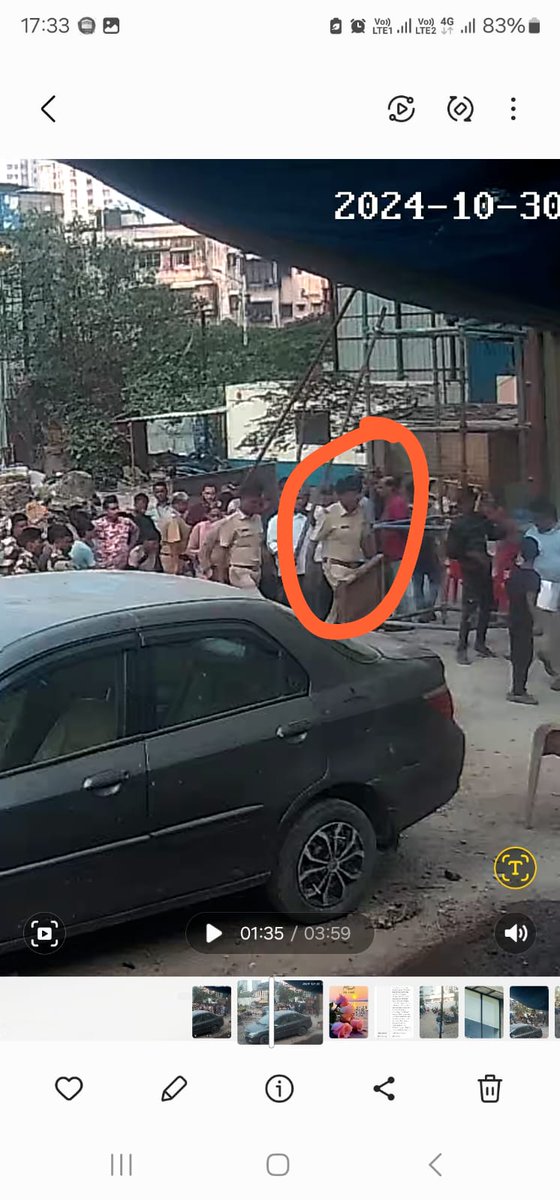 It's a shame that an officer in uniform is creating communal unrest in Rangwala compound. He says "Ek bhi Musalman ko nahi choduga" builder ko kaam karne do nahi to case karunga. Officer Arvind Ghodage Agripada, u can't do Hindu Muslim in uniform <a href="/aajtak/">AajTak</a> <a href="/ABPNews/">ABP News</a> <a href="/AmitShah/">Amit Shah</a>