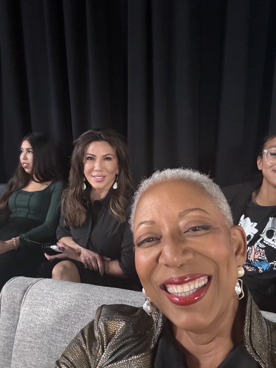 Getting ready for @Debra Duncan ⁦⁦<a href="/GreatDayHouston/">Great Day Houston</a>⁩. This is #Dyslexia Awareness Month, and this aspect of fighting for #literacy as a human right could not be more urgent for children to have a place at the table regardless of zip code. ⁦<a href="/NeuhausEdCtr/">Neuhaus Education Center</a>⁩