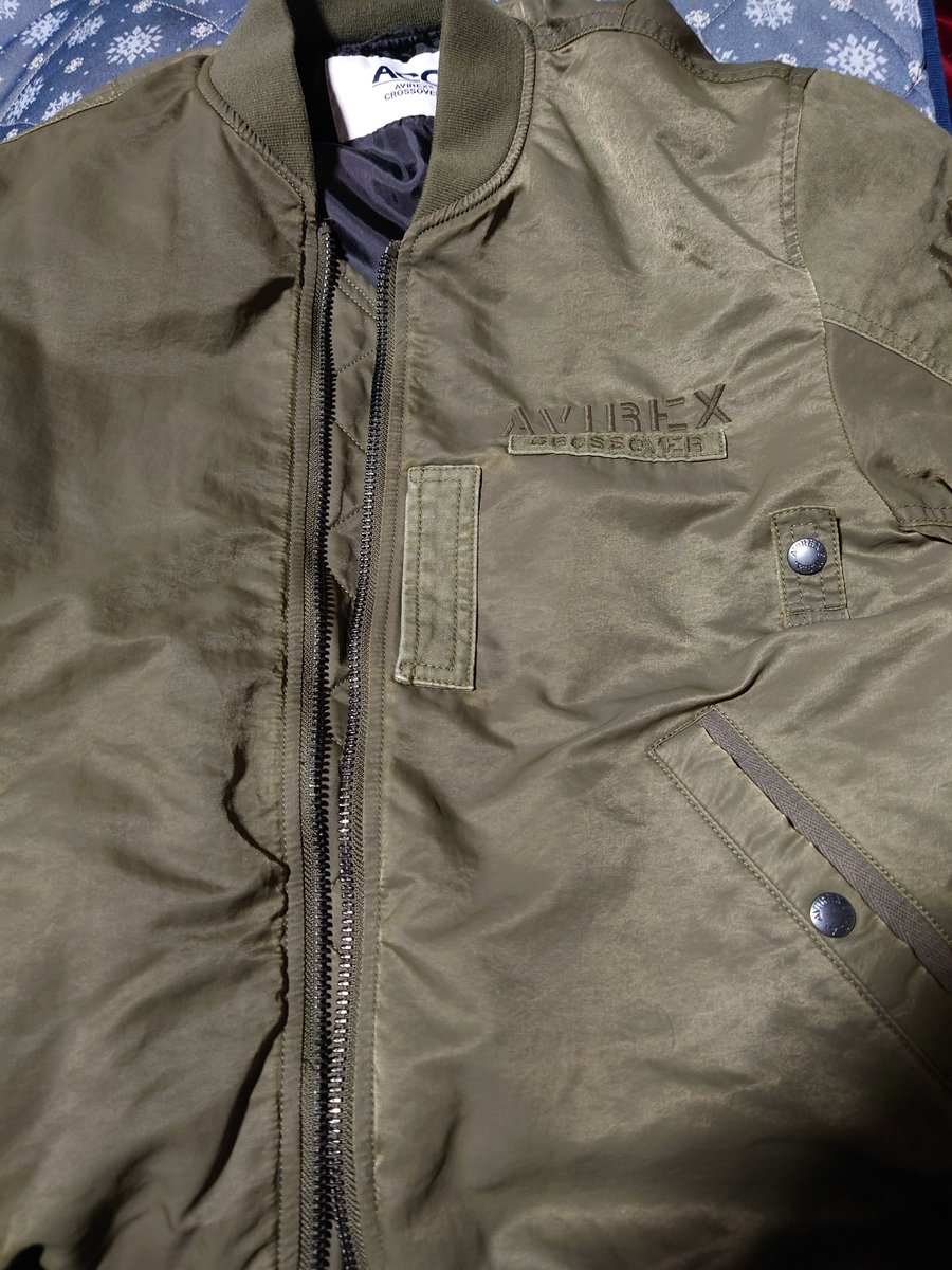 shinkoro1000rr's tweet image. 今日フライトジャケットを購入したのはTUDOR新作の為？🤣🤣🤣
ゴルフバッグもミリタリー🫢
めっちゃ合うやん😆💦
間違い無い🤣🤣🤣笑
#TUDOR向上委員会 
#AVIREX 
#ZEROZONE