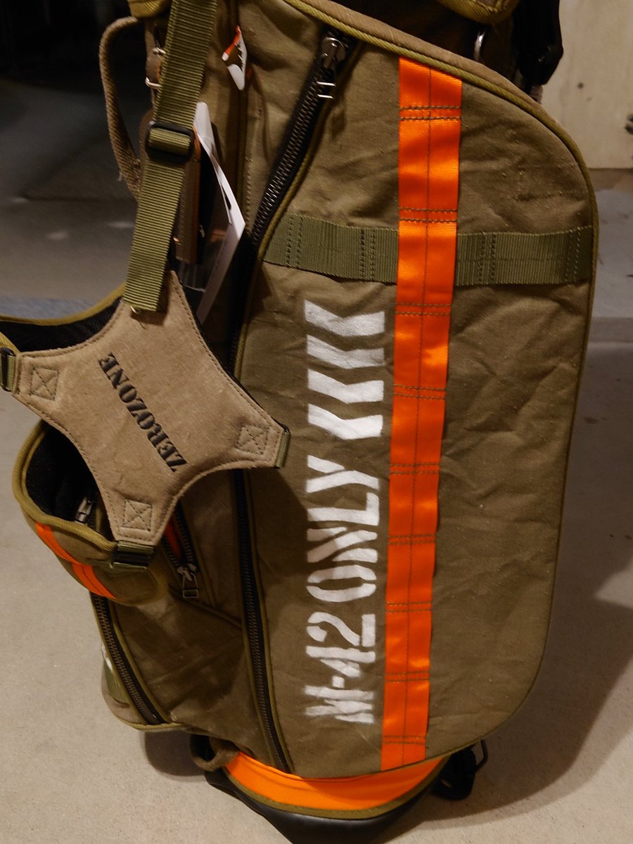 shinkoro1000rr's tweet image. 今日フライトジャケットを購入したのはTUDOR新作の為？🤣🤣🤣
ゴルフバッグもミリタリー🫢
めっちゃ合うやん😆💦
間違い無い🤣🤣🤣笑
#TUDOR向上委員会 
#AVIREX 
#ZEROZONE