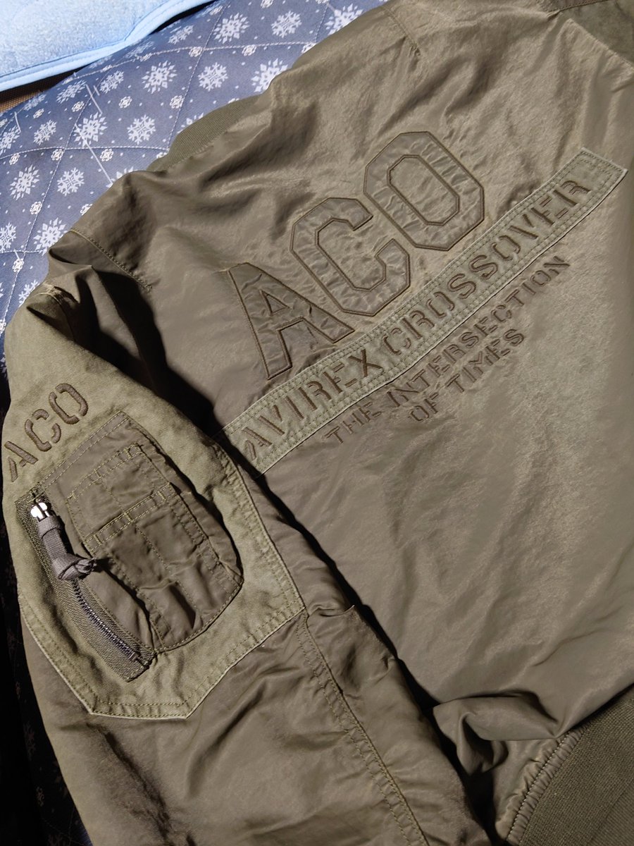 shinkoro1000rr's tweet image. 今日フライトジャケットを購入したのはTUDOR新作の為？🤣🤣🤣
ゴルフバッグもミリタリー🫢
めっちゃ合うやん😆💦
間違い無い🤣🤣🤣笑
#TUDOR向上委員会 
#AVIREX 
#ZEROZONE