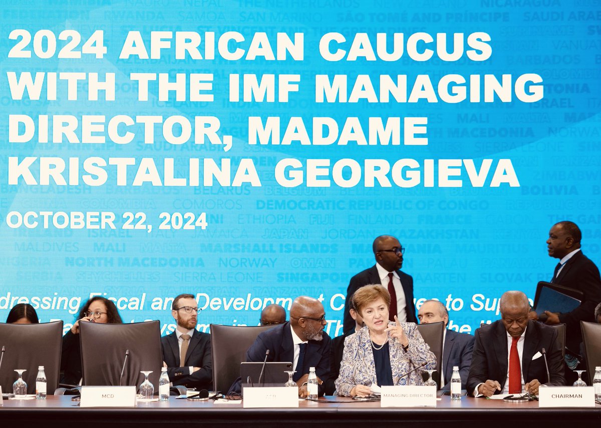 CongoCheri's tweet photo. Washington, DC, USA. Octobre 21-26, 2024. Assemblées Annuelles FMI-Banque mondiale. Quatre images de rappel. Tout est bien qui finit bien. Pr Matungulu https://t.co/5Hx1NK8uJa