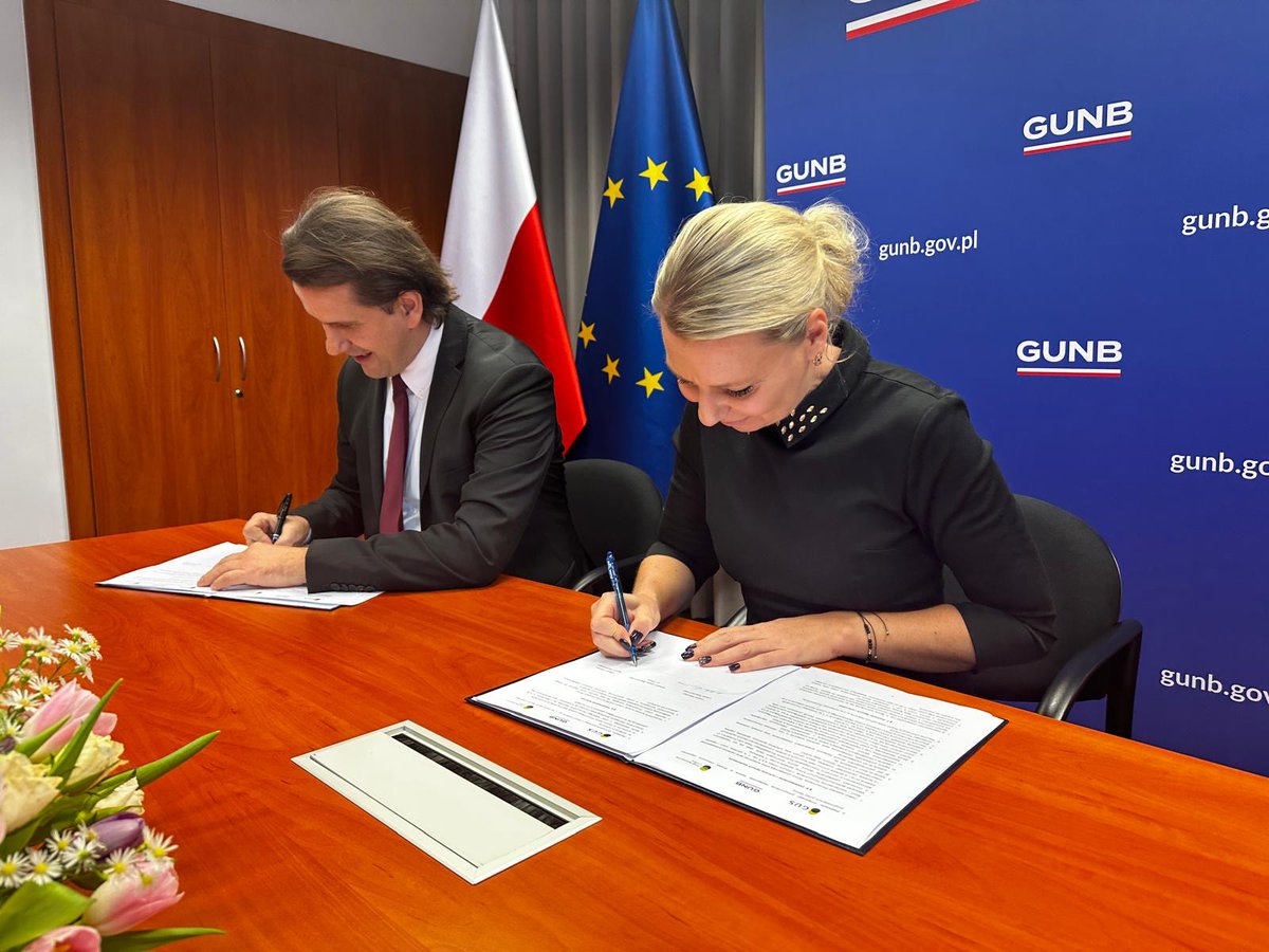 GUNB_Urzad's tweet photo. #GUNB, @GUS_STAT i US w Lublinie podpisali Porozumienie o współpracy. Zakłada ono współpracę w obszarze wykorzystania Systemu do Obsługi Postępowań Administracyjnych w Budownictwie #SOPAB do obsługi sprawozdawczości statystycznej z zakresu budownictwa 👉https://t.co/vU3Tnym86F https://t.co/xwcwSR8tih