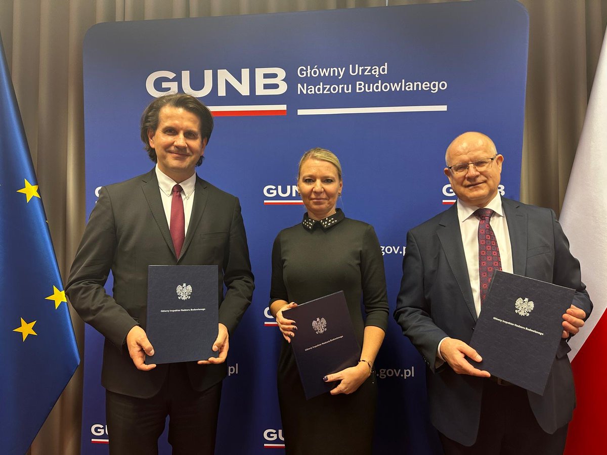 GUNB_Urzad's tweet photo. #GUNB, @GUS_STAT i US w Lublinie podpisali Porozumienie o współpracy. Zakłada ono współpracę w obszarze wykorzystania Systemu do Obsługi Postępowań Administracyjnych w Budownictwie #SOPAB do obsługi sprawozdawczości statystycznej z zakresu budownictwa 👉https://t.co/vU3Tnym86F https://t.co/xwcwSR8tih