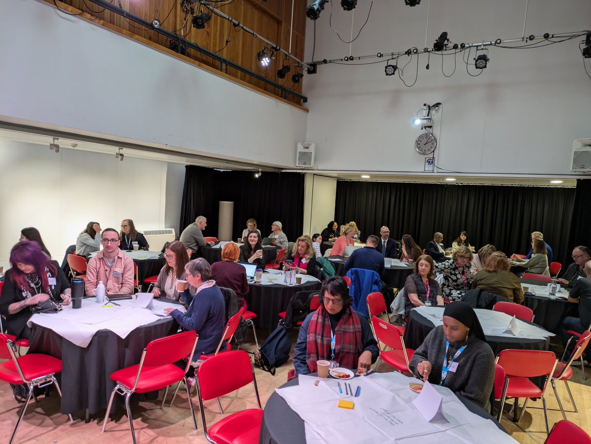 Delighted to see the launch of a #CreativeHealth Network in #Leicester! 

This was my absolute dream back when I first started working at <a href="/TheNCCH/">The National Centre for Creative Health</a>. Great to see new &amp; familiar faces in the room. 

Shout out to <a href="/salliewocha/">Sallie Varnam</a> and <a href="/nualamorse/">Dr Nuala Morse</a> for yourngreat work in setting this up 🥳