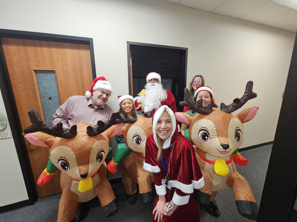 Shannon Jackson (@sljackson15) on Twitter photo I opened my door to find this joyful group of "Characters" promoting voting for the holiday card contest. They had music and all the things! Thanks for starting my day with laughter 😃 <a href="/SheldonISD/">Sheldon ISD</a> I opened my door to find this joyful group of "Characters" promoting voting for the holiday card contest. They had music and all the things! Thanks for starting my day with laughter 😃 <a href="/SheldonISD/">Sheldon ISD</a>