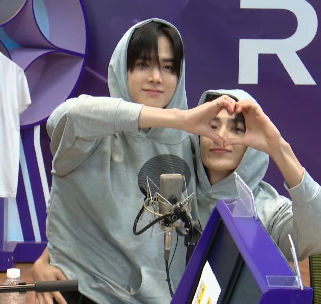 게이잖아!!!!!!!!!!!!!!                        맞음🫶🏻