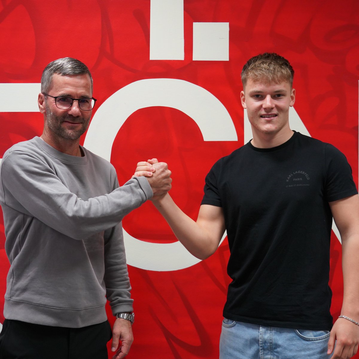 fcn_nachwuchs's tweet image. 𝑬𝒔 𝒈𝒆𝒉𝒕 𝒘𝒆𝒊𝒕𝒆𝒓 𝒊𝒏 𝑹𝒐𝒕-𝑺𝒄𝒉𝒘𝒂𝒓𝒛!💪

Mit #Ebner und #Pohlmann haben zwei Talente, die beide seit fast 🔟 Jahren im #FCNNLZ aktiv sind, ihre Verträge verlängert.🔴⚫️

Zur Meldung:

👉fcn.de/news/artikel/e…

#fcn | #fcnnlz | #jungundhungrig