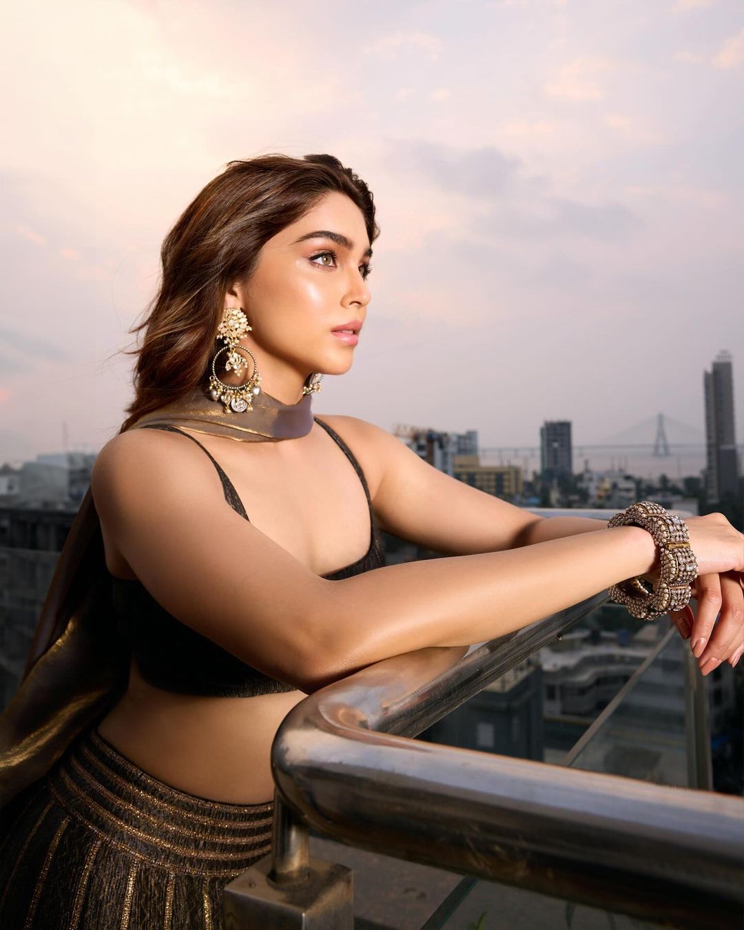 GbJO9IdXgAAKA7_?format=jpg&name=large