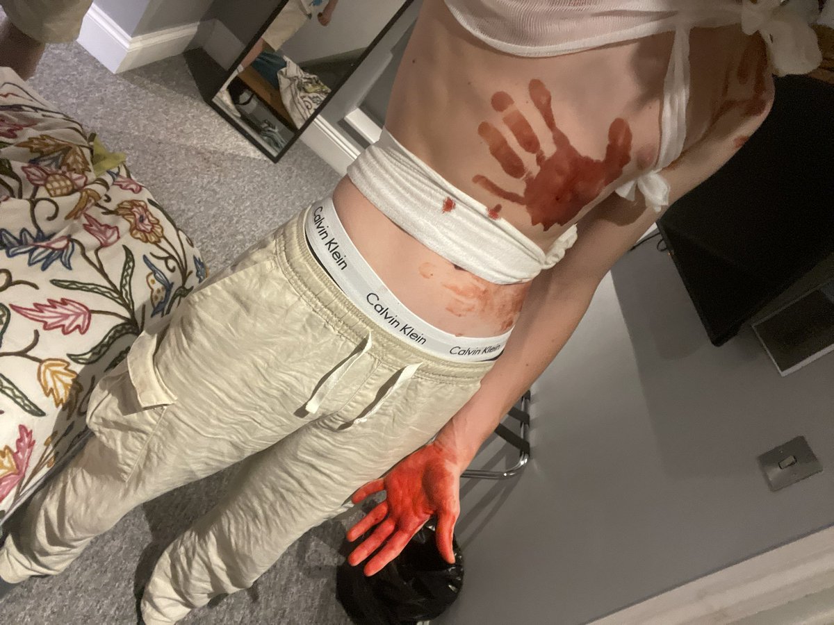 CharlieBlakeOF's tweet photo. What do you think of my Halloween costume? https://t.co/z1CYfRAJbd