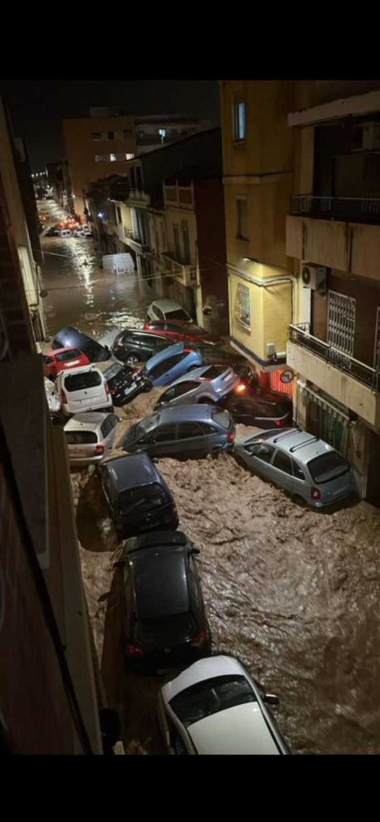 Toutes mes pensées accompagnent les victimes des tragiques inondations dans la région de  Valencia en Espagne,preuve une fois de plus de l'urgence de la lutte contre le réchauffement climatique