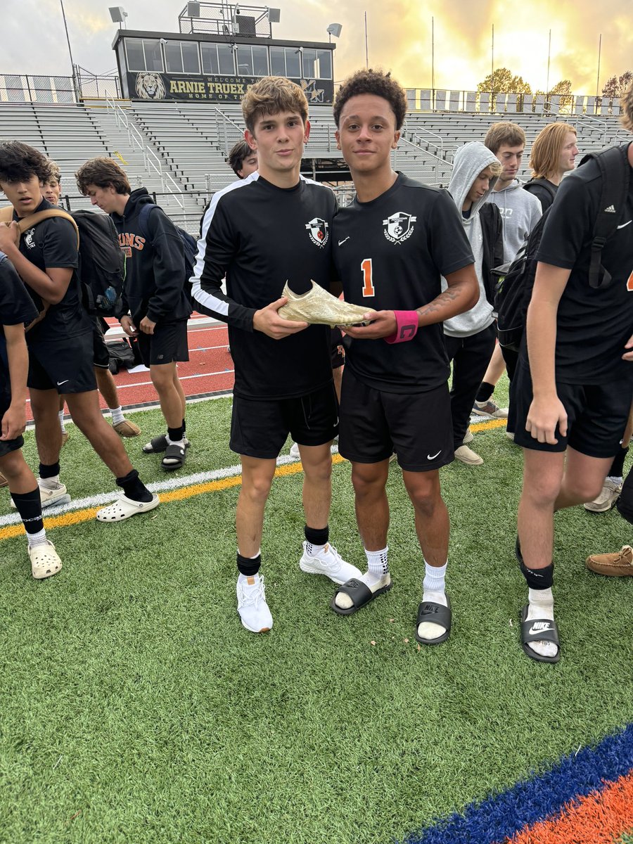 💥GOLDEN BOOT AWARD💥

Development, growth, and willingness to learn. LOUIS ROMEO has embodied all of this as he continues to impress this season‼️Keep grinding kid 💪🏻#ToughTOGETHER