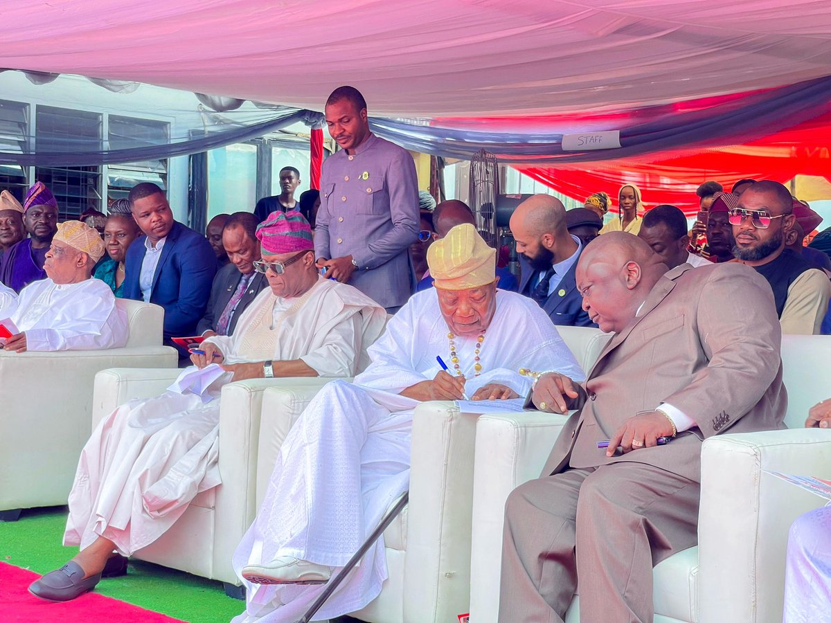 ladiadebutu's tweet photo. It was a fulfilling moment attending the commissioning of the Sir Kesington Adebukunola Adebutu Media Resource Centre at the Nigerian Institute of Journalism, generously donated by my Dad. https://t.co/EQeePyuiws