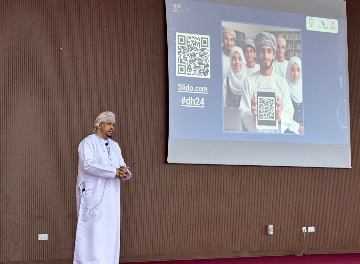 برنامج الورش التدريبية المصاحب لـ فعاليات #ملتقى_شباب_الظاهرة_الاول والذي تضمن 5 ورش في مختلف المجالات التي تمّكن الشباب العماني

-ورشة الذكاء الإصطناعي
-ورشة الإستثمار في الأسهم العمانية
-ورشة تطوير الذات وصناعة الطموح 
-ورشة الشركات الناشئة والتمويل البديل
-ورشة ريادة الأعمال