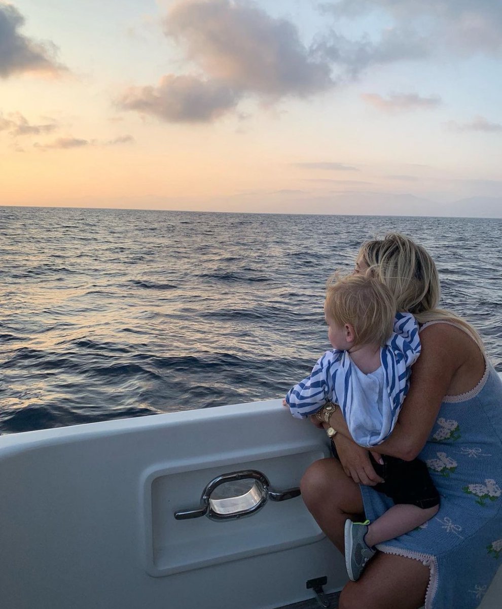 debrakellygram tweet picture