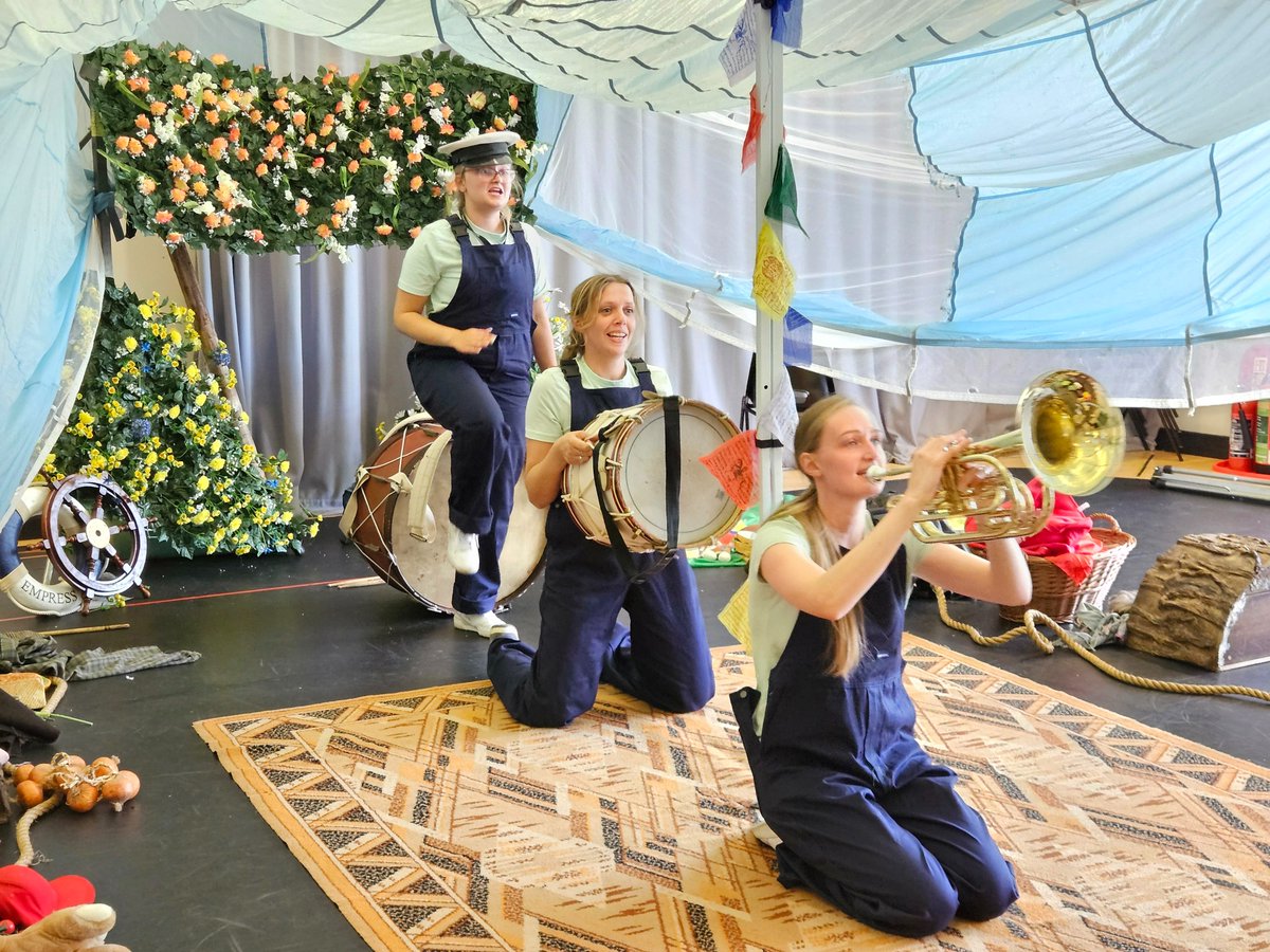New Vic Theatre (@newvictheatre) on Twitter photo Our FREE family sessions, Fab Food and Folktales starts tomorrow and runs until Sat 2 November.
Join our <a href="/NVBorderlines/">New Vic Borderlines</a> teams and discover the tale of Hansel and Gretel in sessions filled with delicious food, captivating folktales, and loads of fun!
To book: Our FREE family sessions, Fab Food and Folktales starts tomorrow and runs until Sat 2 November.
Join our <a href="/NVBorderlines/">New Vic Borderlines</a> teams and discover the tale of Hansel and Gretel in sessions filled with delicious food, captivating folktales, and loads of fun!
To book: