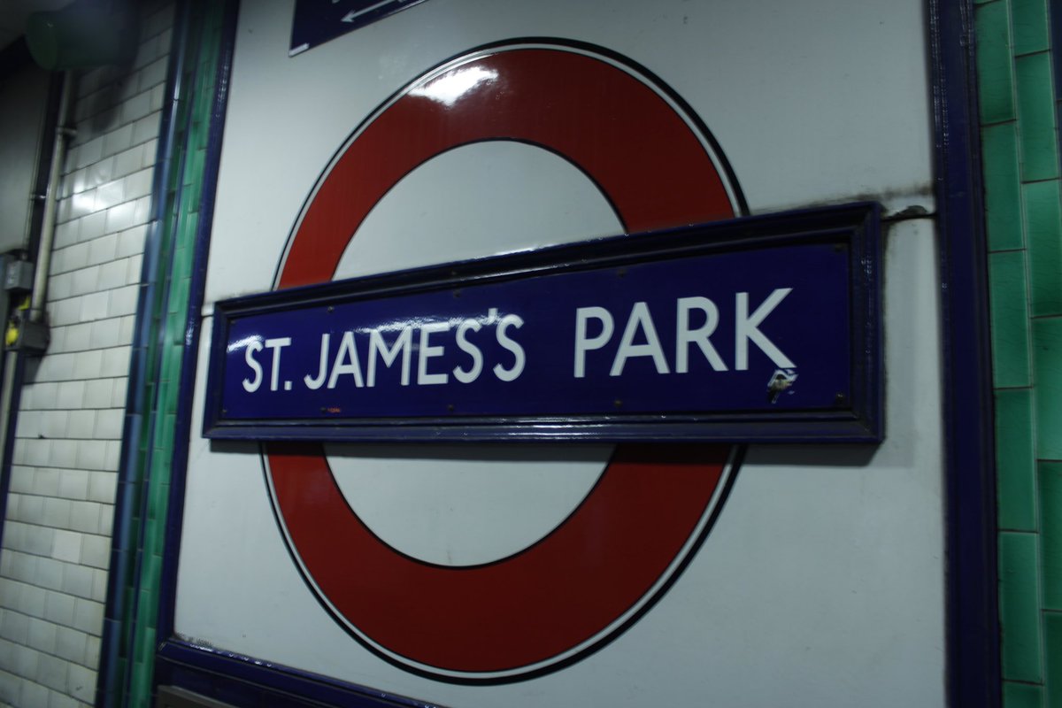 Coreforce2's tweet image. RAHHH I LOVE THE UNDERGROUND I LOVE BEING IN COOL TUNNELS AND COOL TRAINS >:3333333