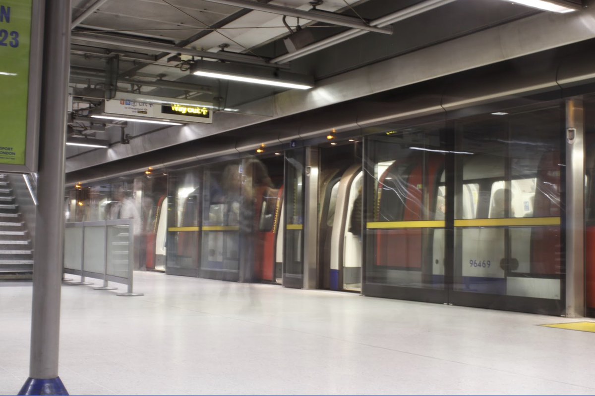 Coreforce2's tweet image. RAHHH I LOVE THE UNDERGROUND I LOVE BEING IN COOL TUNNELS AND COOL TRAINS >:3333333