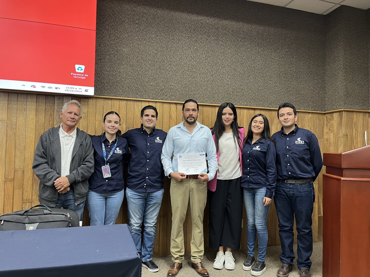 Cicej_Cucei's tweet photo. Ayer el M. IEG. Víctor Ramírez, director de la sección de estructuras, nos impartió la charla “Realidades en la vida profesional del calculista” en la que nos compartió sus experiencias laborales y nos brindó consejos a las y los estudiantes.
#CICEJ
#AlServicioDeJalisco
#CUCEI https://t.co/A1EvnkL9Wq