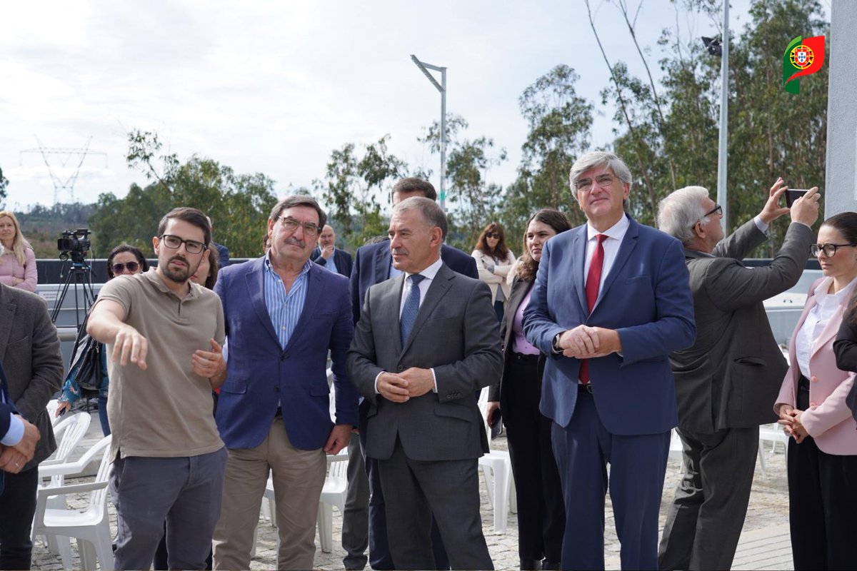 O Secretário de Estado do Ambiente, <a href="/emidiofsousa/">Emídio Sousa</a>, inaugurou a ETAR de Pinheiro de Bemposta, no concelho de Oliveira de Azeméis, tendo sido acompanhado pelo presidente da Câmara Municipal, Joaquim Jorge. 

Na sua intervenção, sublinhou que o Governo está empenhado em envolver