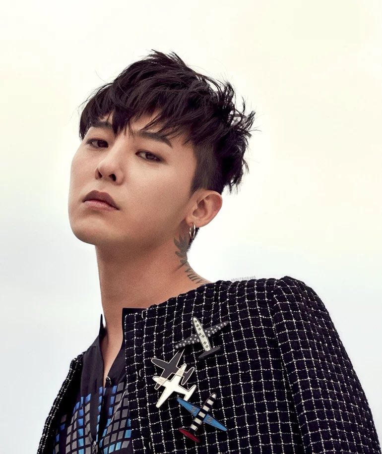 kchartsmaster's tweet photo. “Crooked” by G-DRAGON has re-entered Genie Realtime Chart (#177). https://t.co/6ao9YkFu89