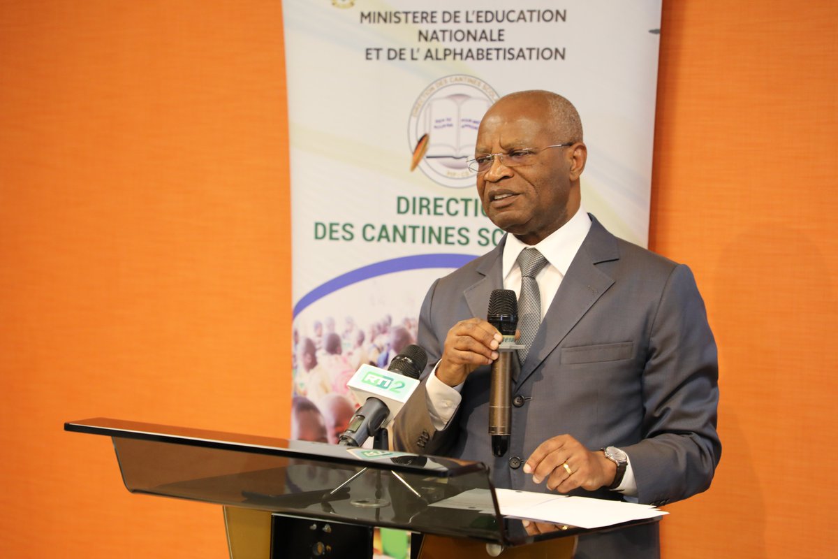 WFP_Cotedivoire's tweet photo. 📢💪 Aujourd’hui, le #PAM réaffirme son engagement aux côtés du @MinEducationAlp lors de la validation de la Stratégie Nationale de l'Alimentation Scolaire 2024-2025. Des cantines scolaires renforcées pour améliorer la nutrition et la réussite des élèves en #CôteDIvoire ! #ODD2 https://t.co/gQciKJPVzc