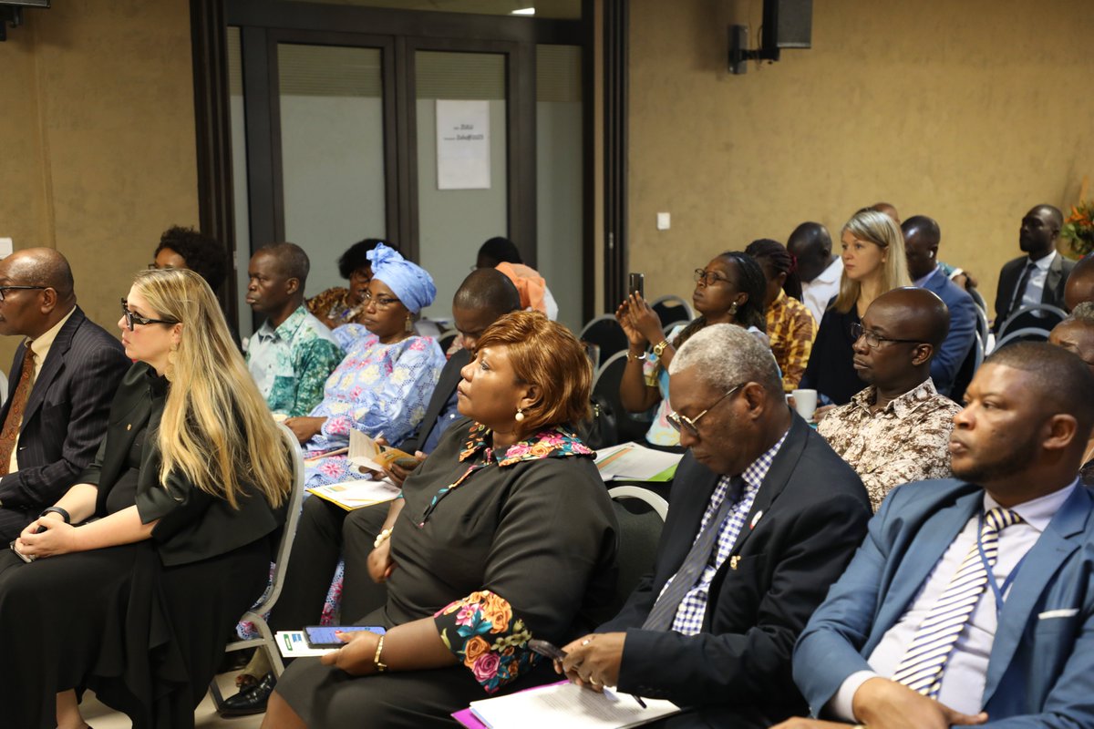 WFP_Cotedivoire's tweet photo. 📢💪 Aujourd’hui, le #PAM réaffirme son engagement aux côtés du @MinEducationAlp lors de la validation de la Stratégie Nationale de l'Alimentation Scolaire 2024-2025. Des cantines scolaires renforcées pour améliorer la nutrition et la réussite des élèves en #CôteDIvoire ! #ODD2 https://t.co/gQciKJPVzc