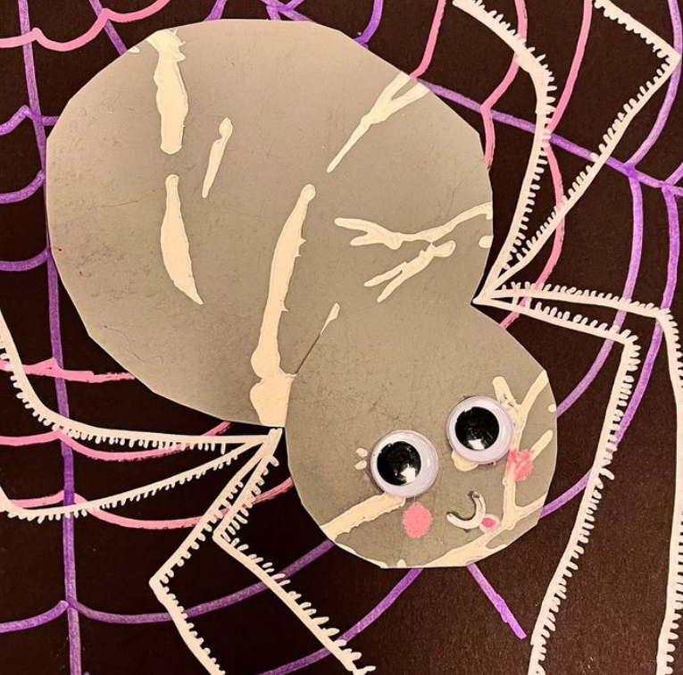 tpgcreations's tweet photo. Halloween is crawling closer! Create a fun craft with Wonder Stix to celebrate! @2art.chambers https://t.co/KOnfauul8H