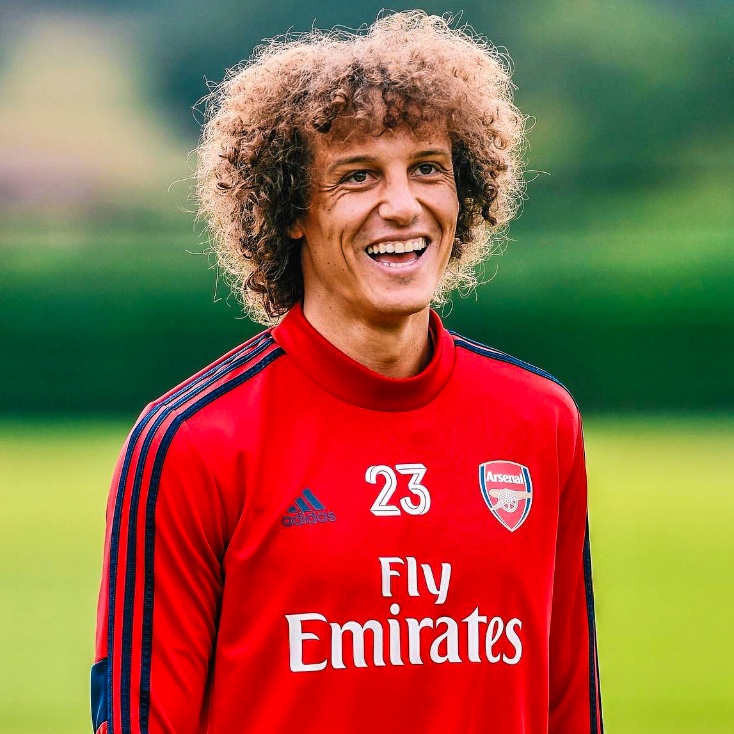 eurofootcom's tweet photo. 🇧🇷🗣️ David Luiz: "A house has a price, a car has a price, and a private school education has a price. But what really matters is people and what they do." 

"Football provides a connection among people that can turn our perceptions of life upside down." 

"A defeated fan is often not frustrated about the team or about me. Their frustration has nothing to do with football." 

"It is already inside them, in their life, and football is where they vent it: It is the escape valve for all the frustration that we are forced to experience in this system that does not share, does not help, does not explain, that takes more than it offers, turning everything into price instead of value and making people feel miserable because they cannot pay." 

"Hold on. I am not judging anyone. I am sharing my personal experiences: how I was raised as a human being, as a sportsman, and as a guy who is in the world and acts to change it." (@PlayersTribune)