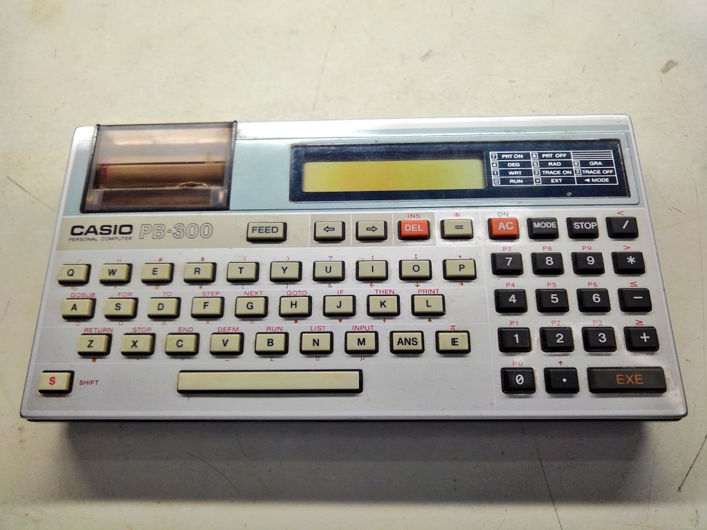 toshitada1973's tweet photo. プリンターを内蔵するPB-300なんだけど、カセットインターフェースのFA-3とプリンターFP-12に接続すると、ツインプリンター状態に…おや、型番の末尾に丸Eが。PB-300にも存在したんだ! #PB300 #FA3 #FP12 https://t.co/oSfTWN3nu5