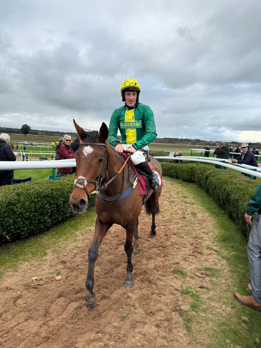 JPOwenRacing's tweet photo. Winner: Mermaids Cave 🥇

A fourth win for us for this really tough filly! 🧜‍♀️ 

Well done to Fran, Cieran and the rest of the team 💪🏼

Congratulations to owners Keaveney, Butcher and Partners. 

Travelled in style with @akehurst.equine.transport. 

#jamesowenracing https://t.co/dlh91iqrzb