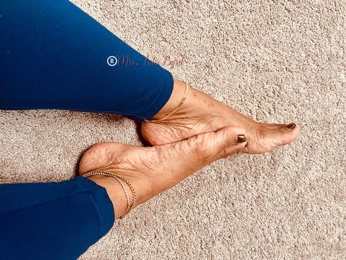 Mrslolabyrd's tweet photo. Alright it’s Hump Day. 🐫 Let’s get this day started!

Arches • Soleworship • MILF • Goddess • FFC https://t.co/WAMO7Pna1K