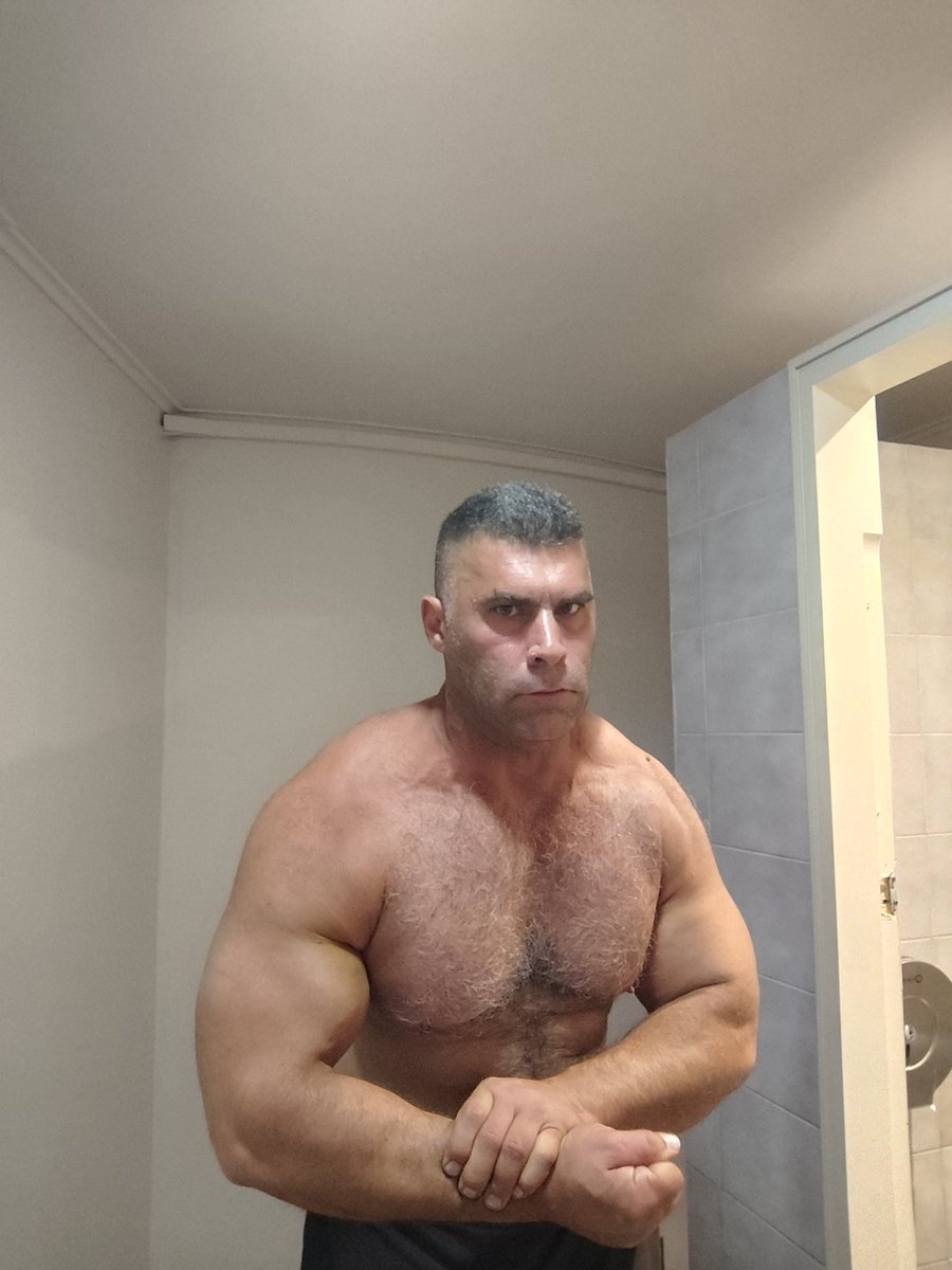 Hello im back... And im building back my incredible physique... please follow me and support me... My new onlyfans... 

onlyfans.com/beast-kong