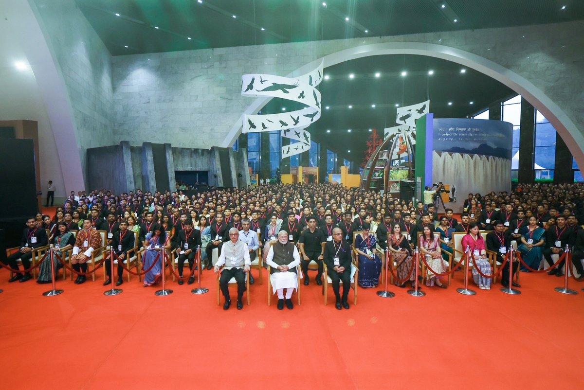narendramodi's tweet photo. Interacted with young civil servants during Aarambh 6.0. We had extensive discussions on how to improve governance with the spirit of Jan Bhagidari. Also highlighted the importance of having strong feedback mechanisms and improving grievance redressal systems. Urged the young civil servants to improve ‘Ease of Living’ for citizens.
