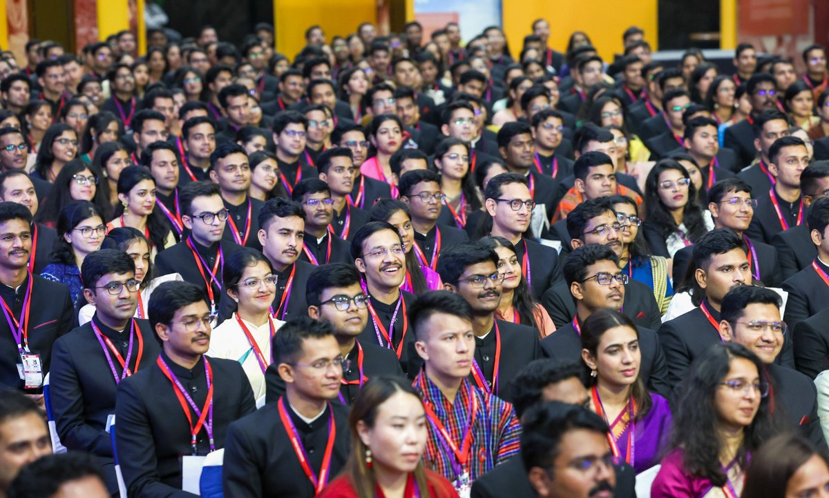 narendramodi's tweet photo. Interacted with young civil servants during Aarambh 6.0. We had extensive discussions on how to improve governance with the spirit of Jan Bhagidari. Also highlighted the importance of having strong feedback mechanisms and improving grievance redressal systems. Urged the young civil servants to improve ‘Ease of Living’ for citizens.